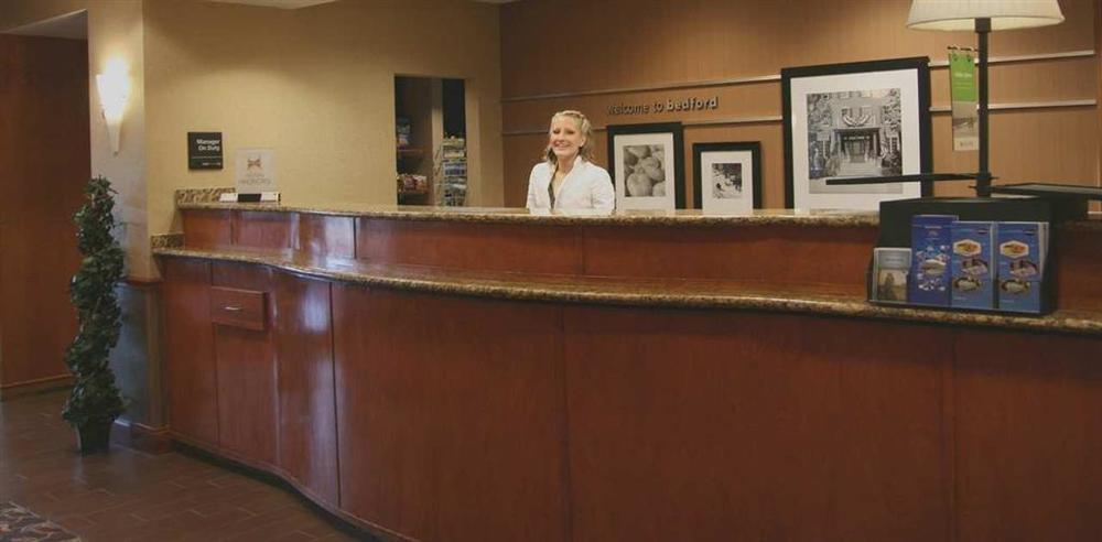 Hampton Inn & Suites By Hilton Manchester Bedford Zewnętrze zdjęcie