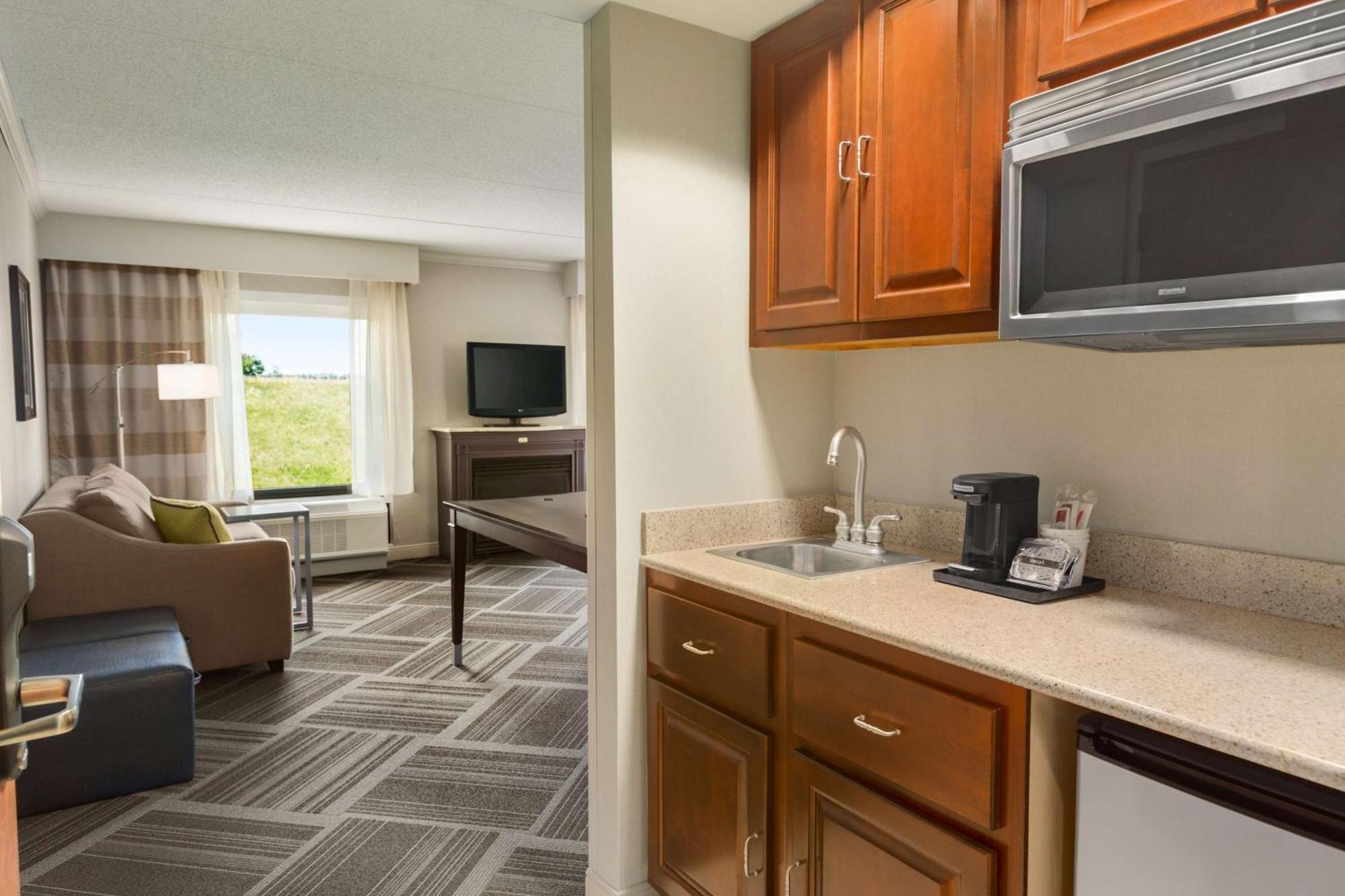 Hampton Inn & Suites By Hilton Manchester Bedford Zewnętrze zdjęcie