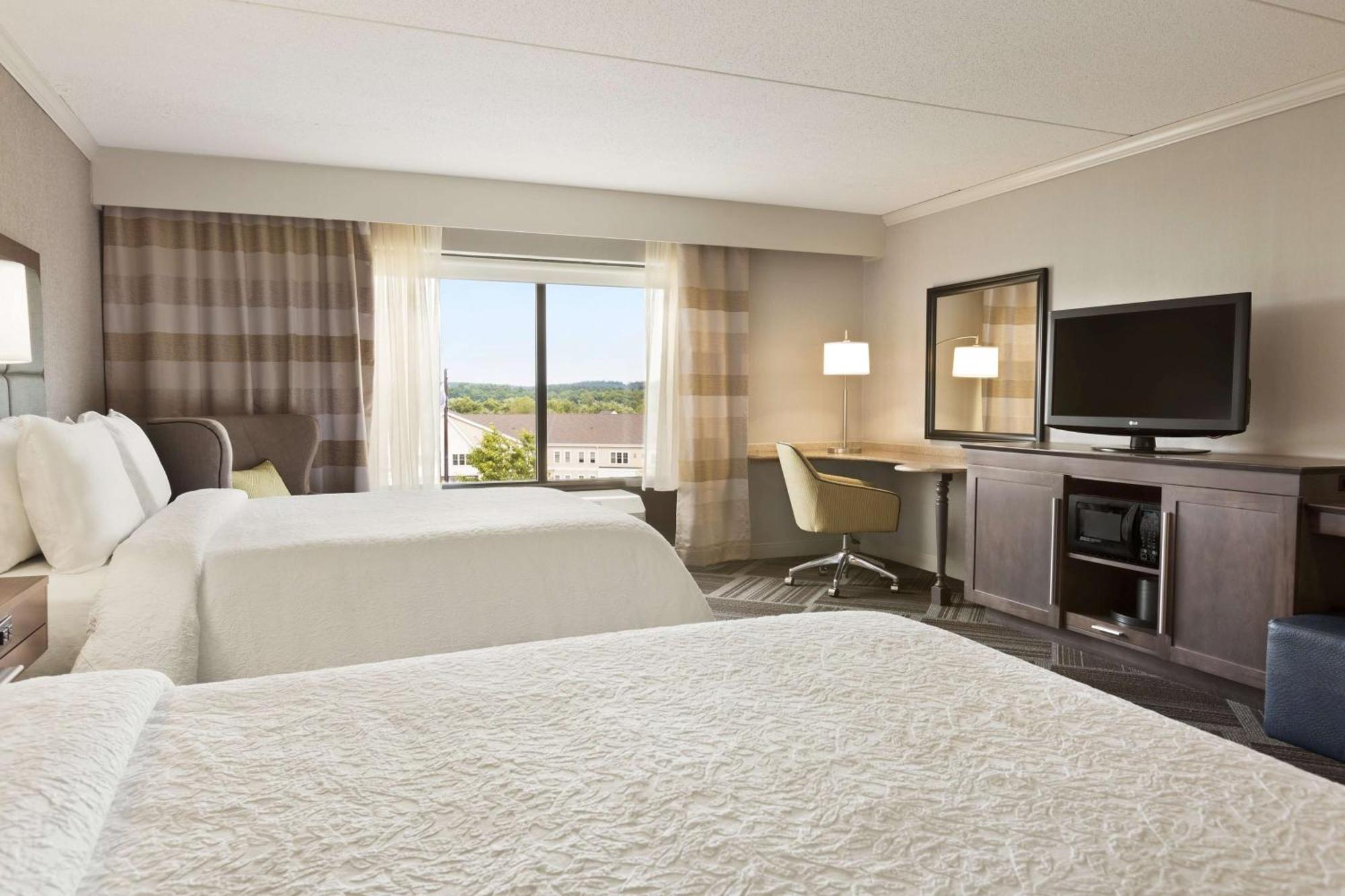 Hampton Inn & Suites By Hilton Manchester Bedford Zewnętrze zdjęcie