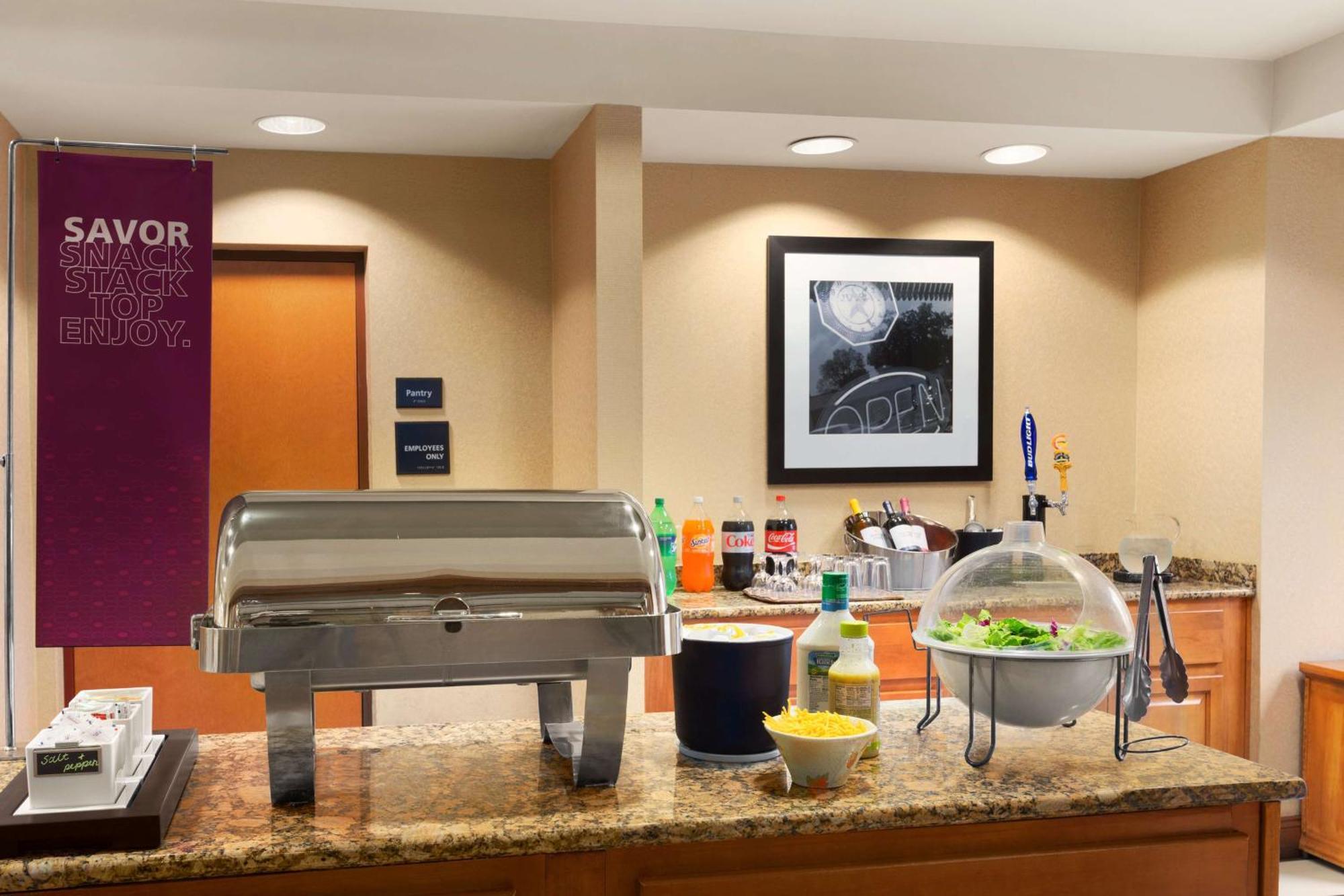 Hampton Inn & Suites By Hilton Manchester Bedford Zewnętrze zdjęcie